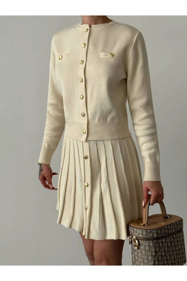 Krem Rozelinde Frense Triko Düğmeli Etekli Takım