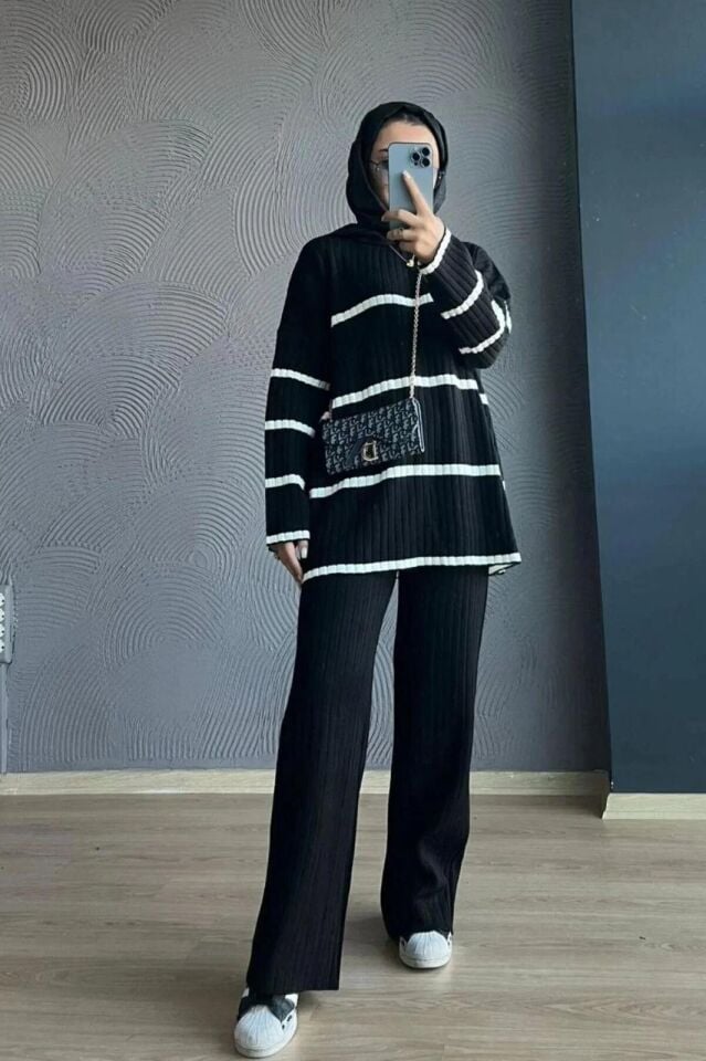 Iki Renkli Mevsimlik Ince Kumaş Triko Takım