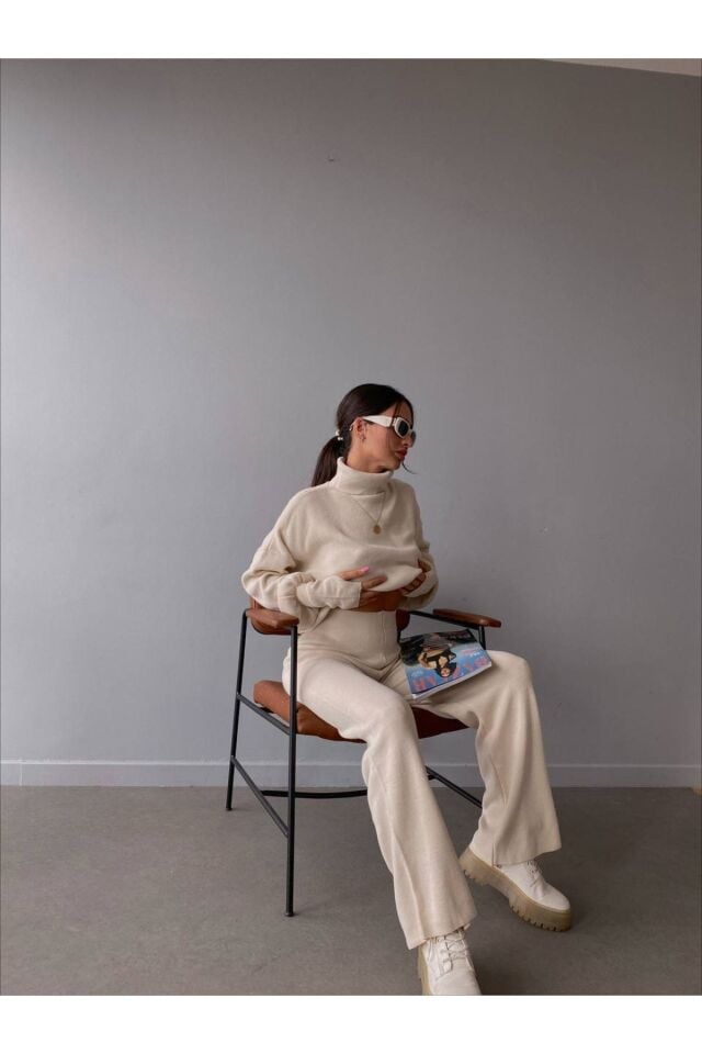 Parmak Geçmeli Crop Yüksek Bel Triko Ekru Takım