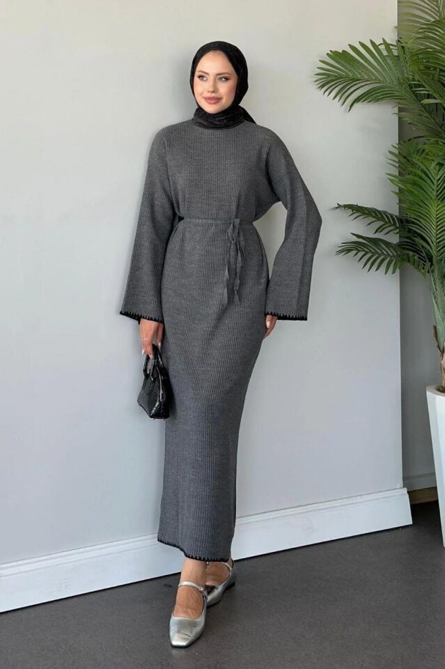 Tesettür Triko Çoban Desen Detaylı Antrasit Elbise